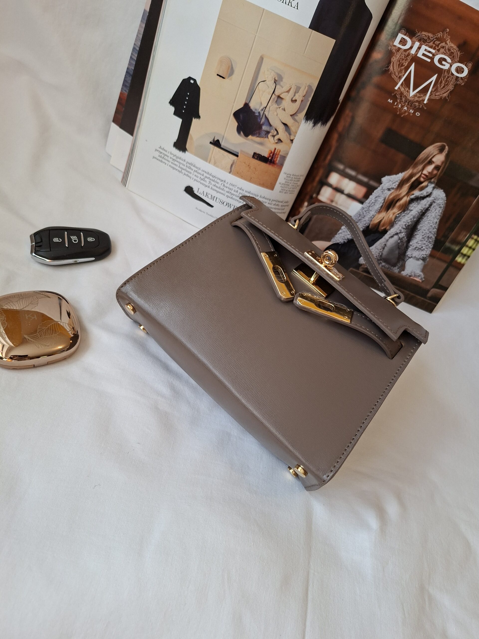 Torebka damska Kelia Classic 22 skórzana - taupe (ciemny beż) - obrazek 2